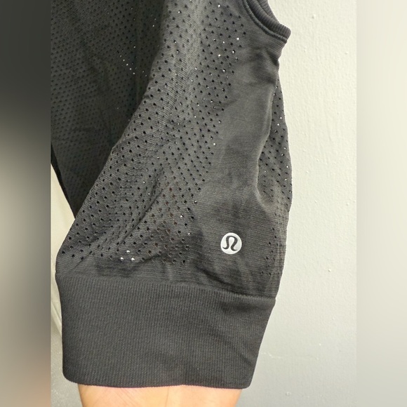 Lululemon Swiftly Breathe Muscle Tank size 8 - Picture 8 of 9